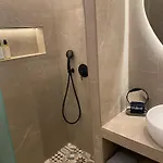 Vasilas Luxury & Hotel *