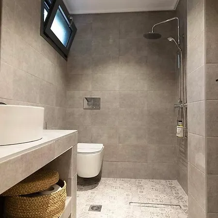 Vasilas Luxury & *