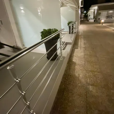 Vasilas Luxury & * Áyios Yeóryios